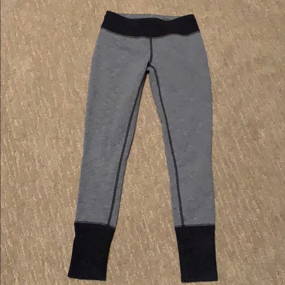 Ivivva Perfect Condition- girls size 10 leggings